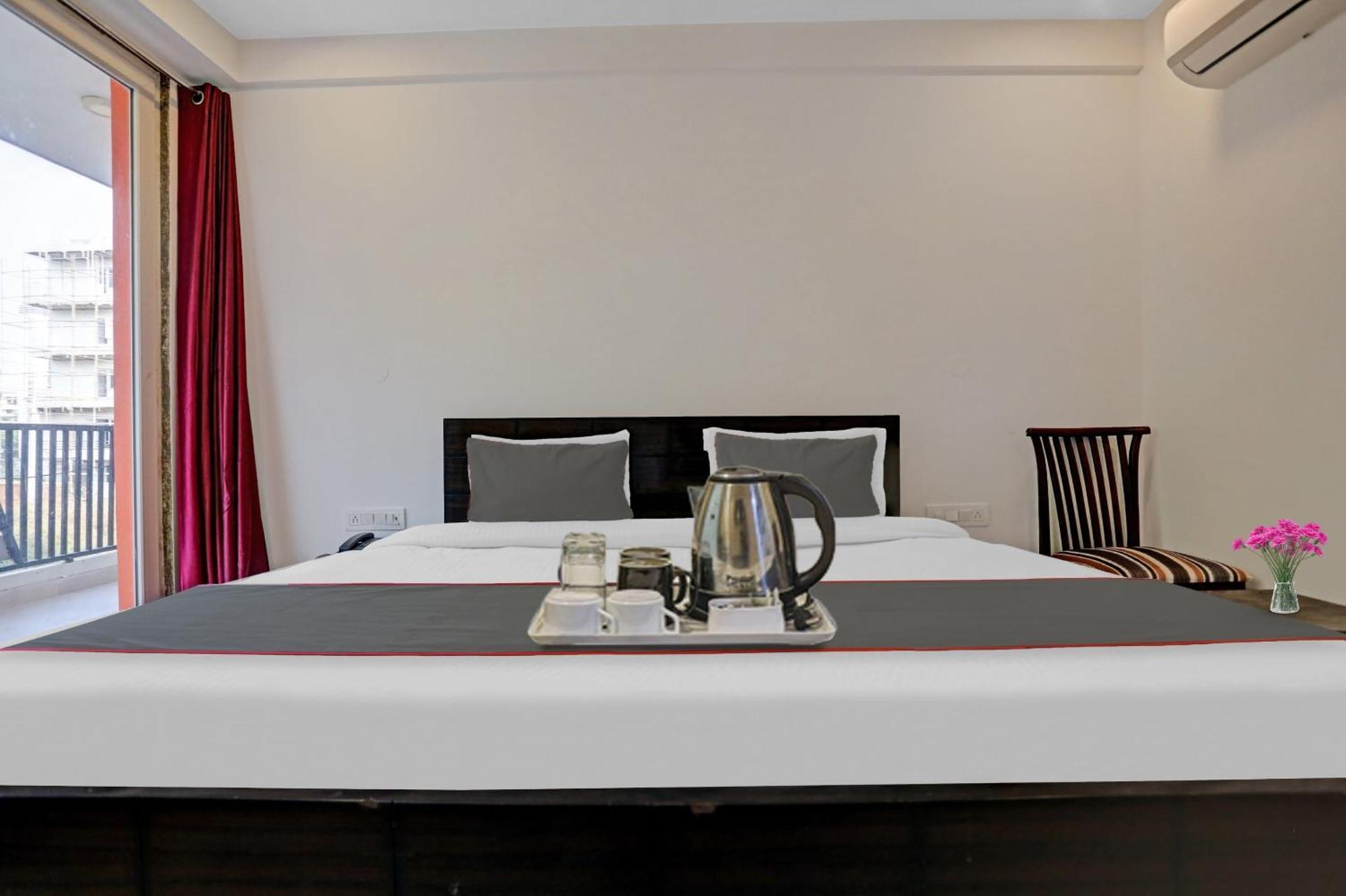 Hotel O The Grand Palm Gurgaon Esterno foto