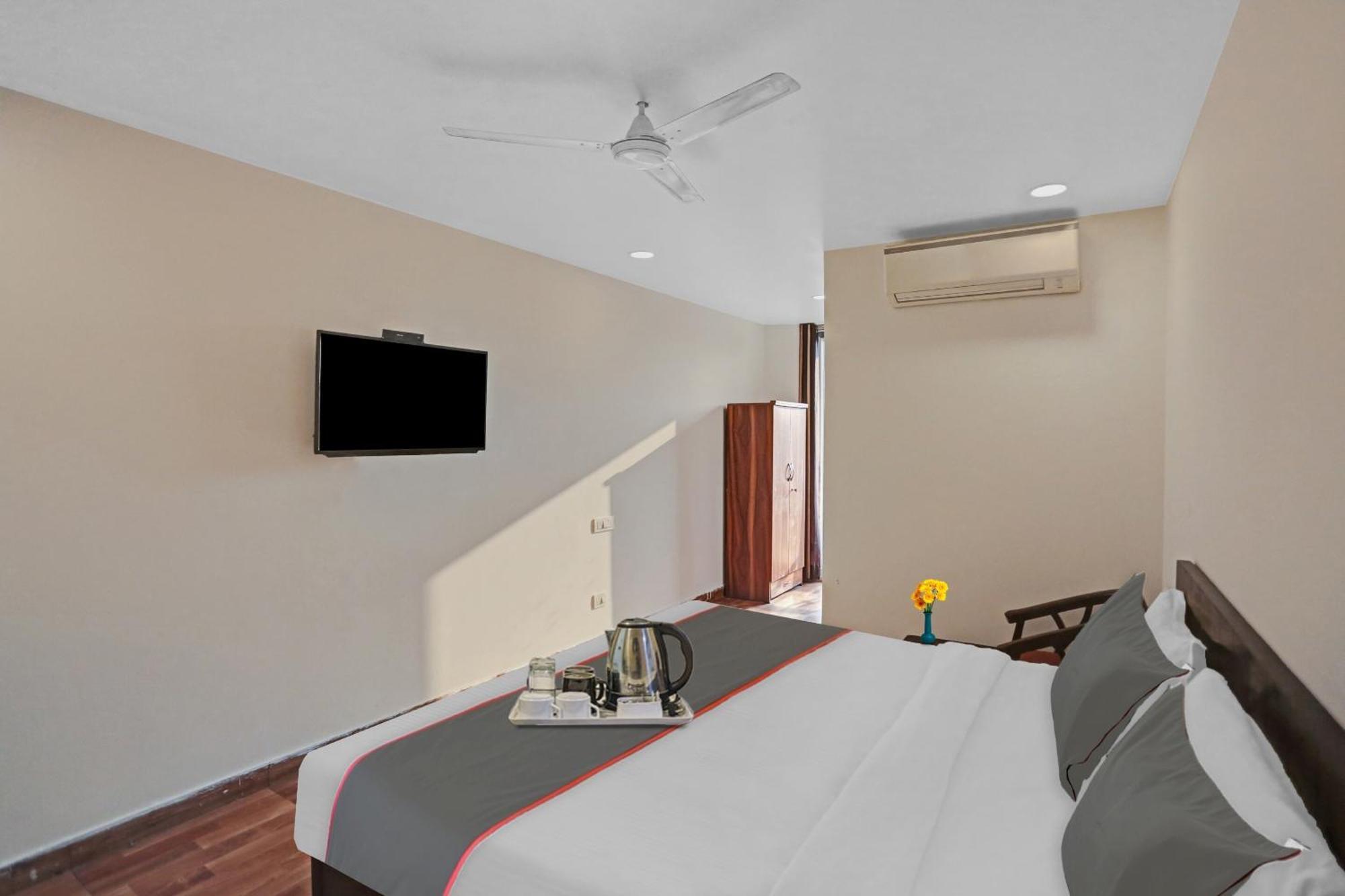 Hotel O The Grand Palm Gurgaon Esterno foto