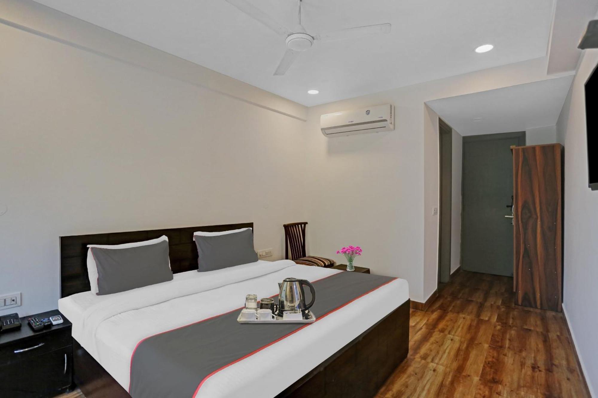Hotel O The Grand Palm Gurgaon Esterno foto