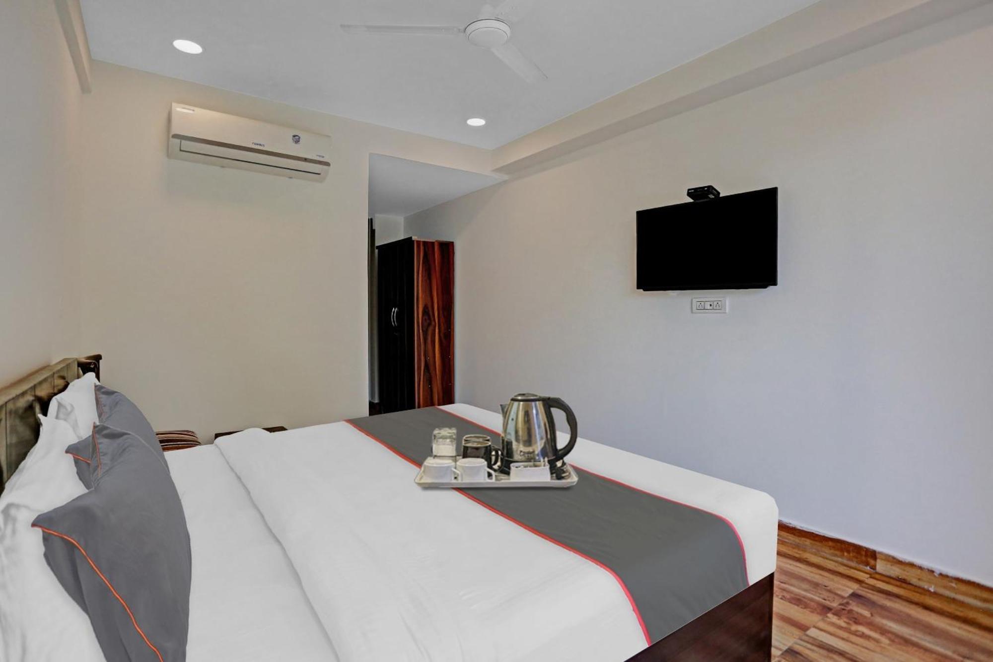 Hotel O The Grand Palm Gurgaon Esterno foto