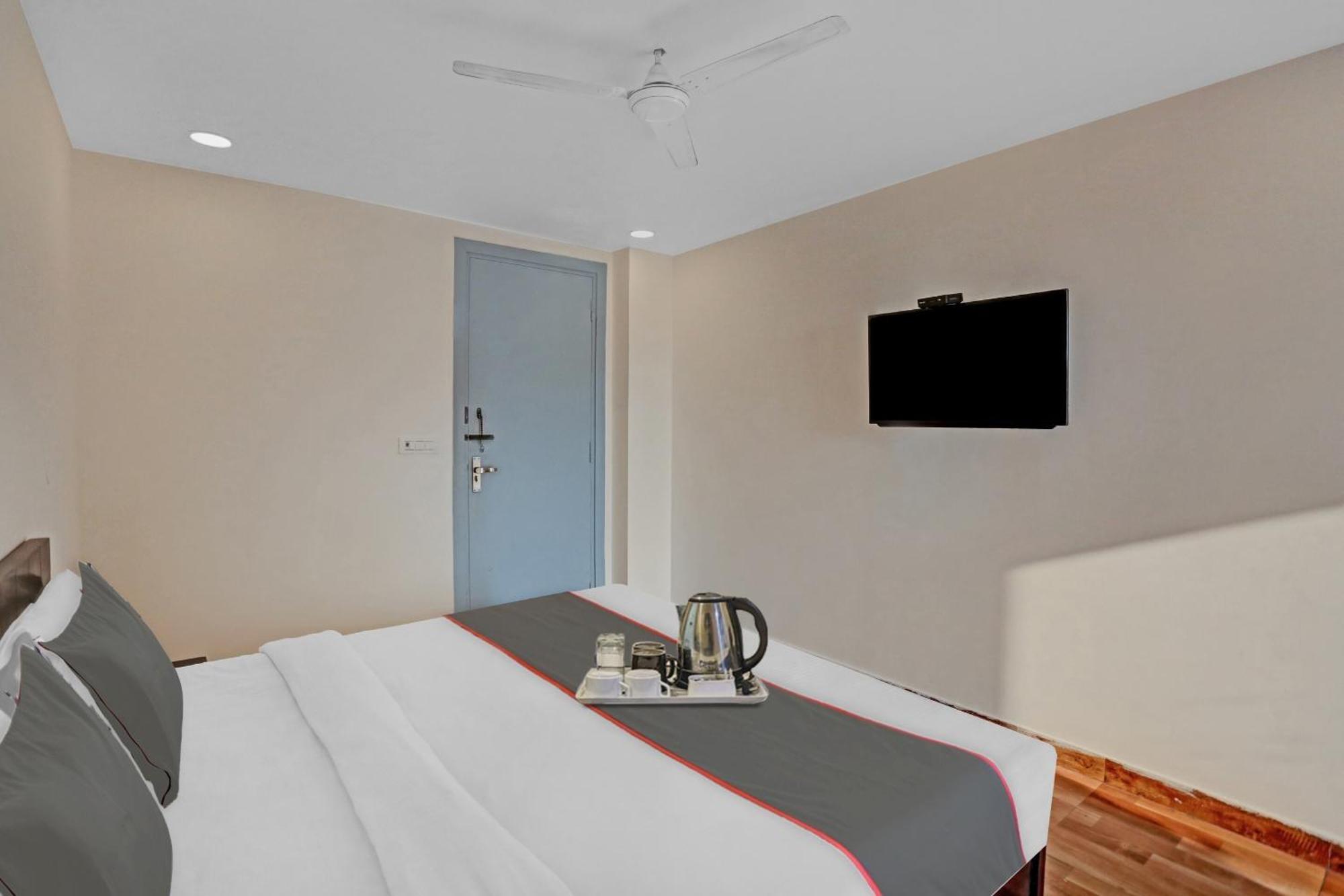 Hotel O The Grand Palm Gurgaon Esterno foto