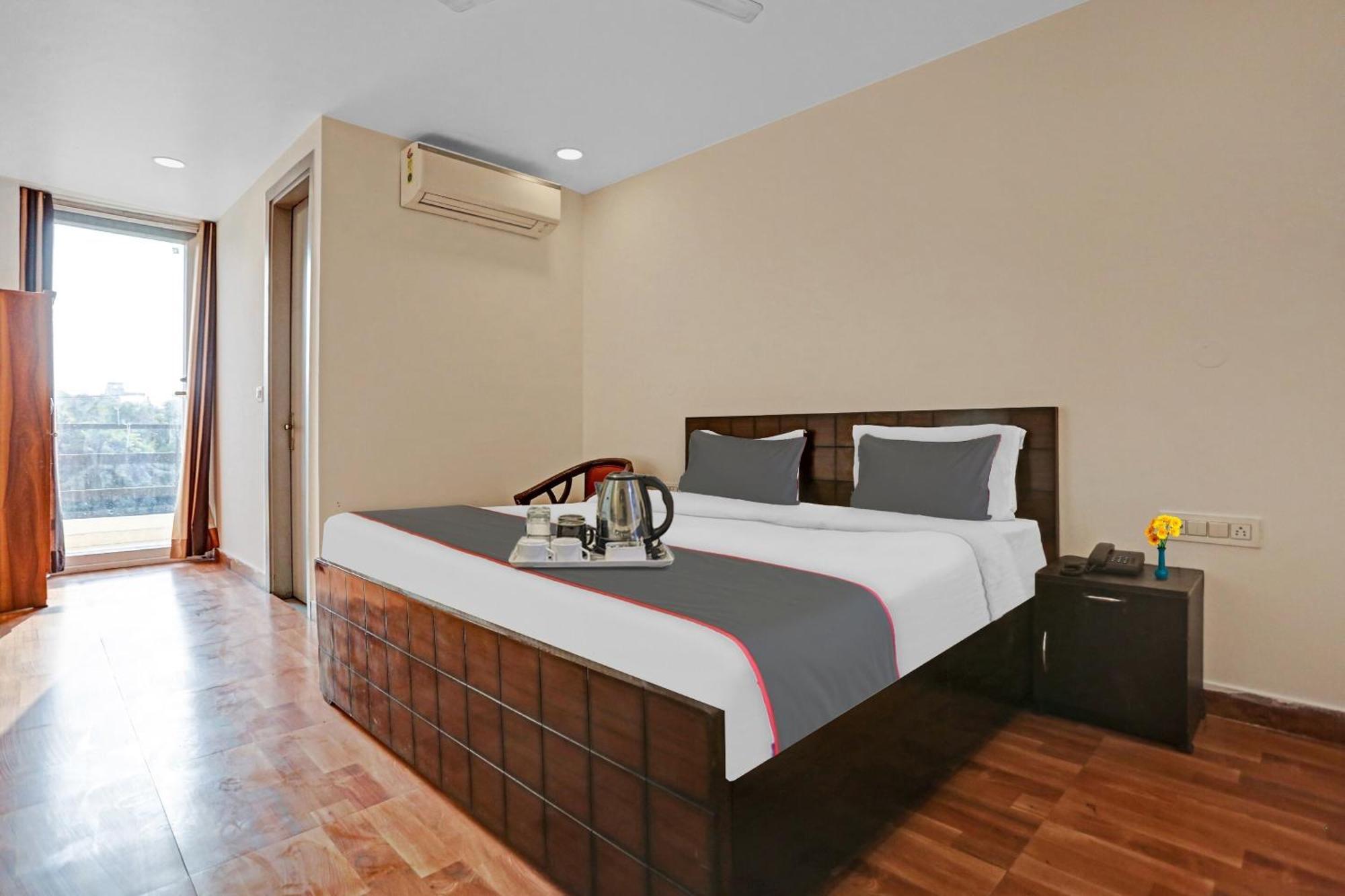 Hotel O The Grand Palm Gurgaon Esterno foto