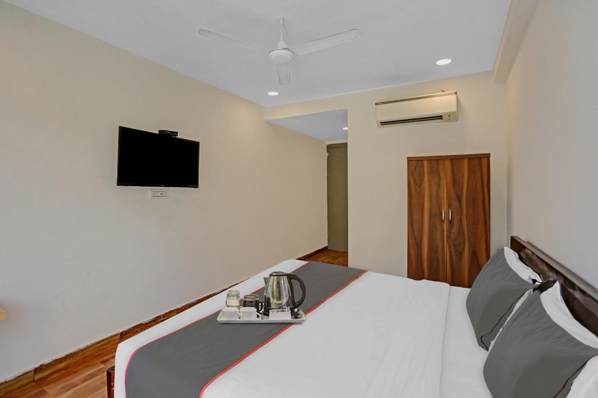Hotel O The Grand Palm Gurgaon Esterno foto
